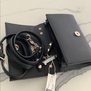 Crossbody handbag
